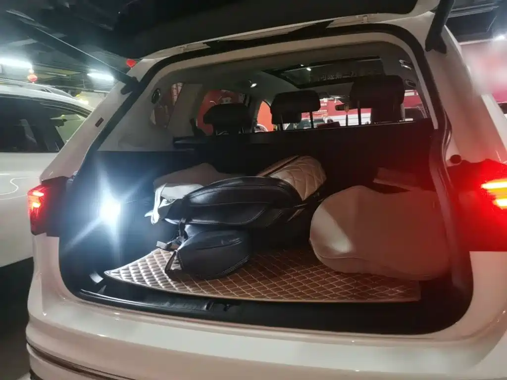 Volkswagen Tiguan L — миниатюра 19