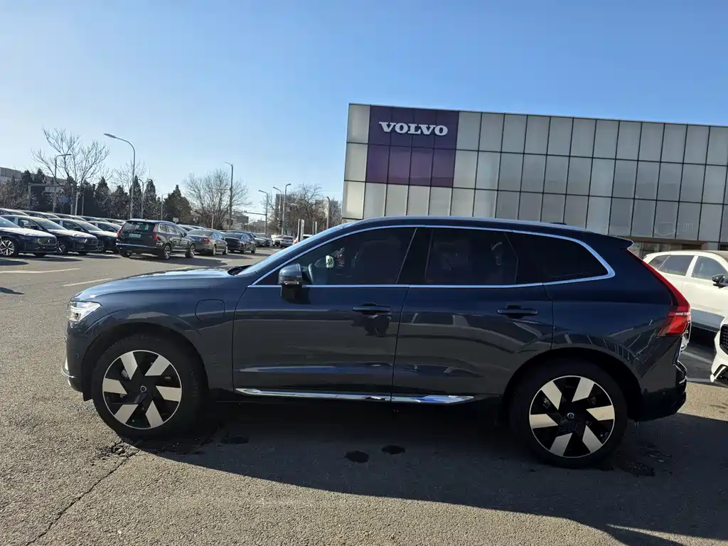 VOLVO XC60 PLUG IN HYBRID