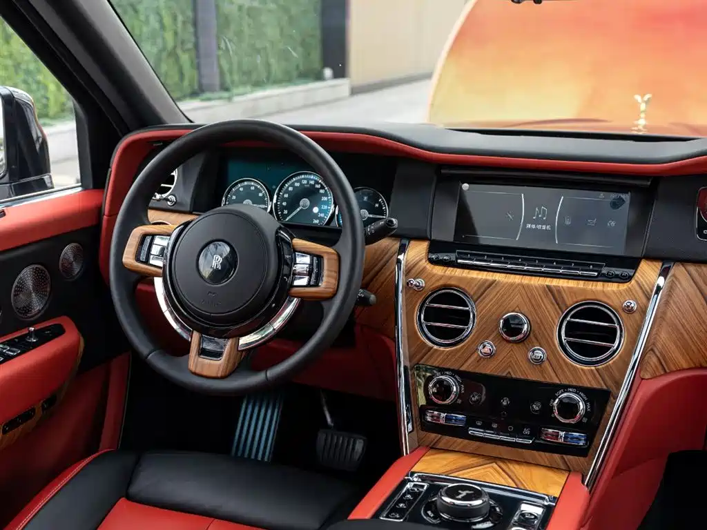 ROLLS-ROYCE CULLINAN