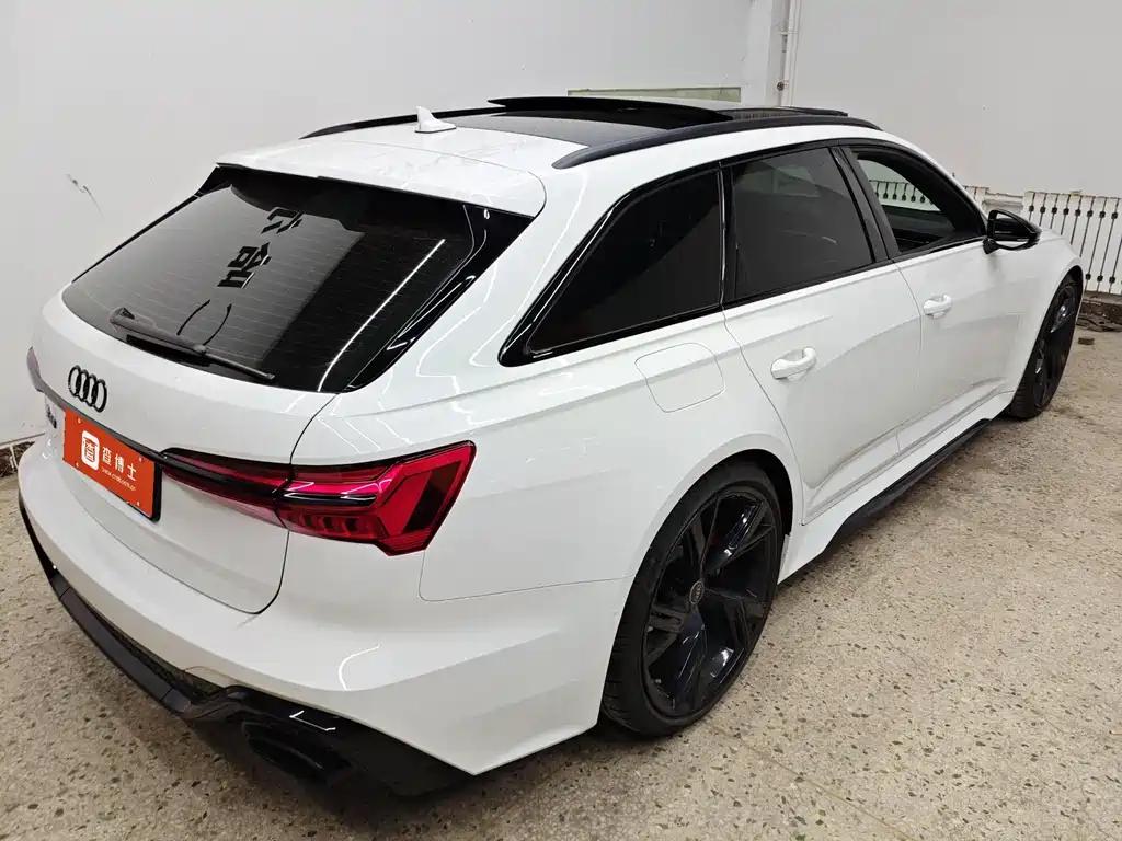 AUDI RS 6