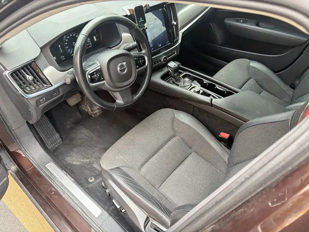 Volvo S90 — миниатюра 4