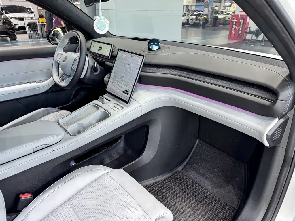 NIO ES6 — миниатюра 11