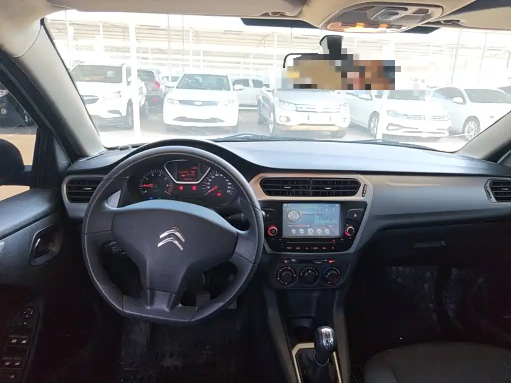 Citroen Elysee — миниатюра 10