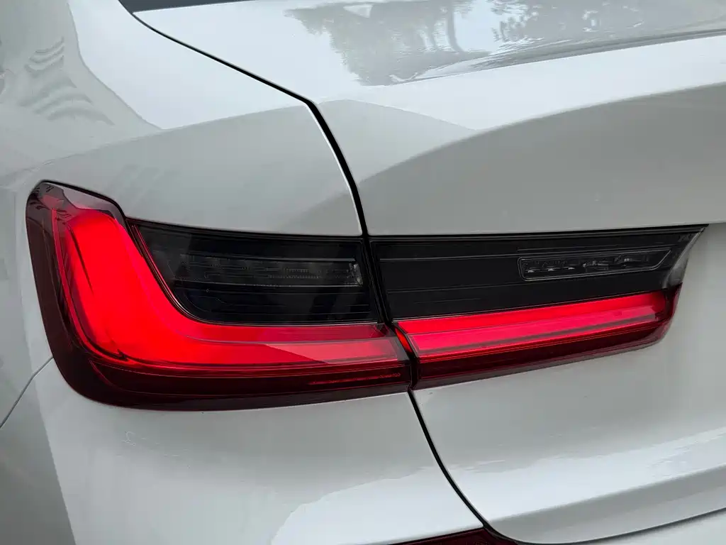 BMW 3 Series — миниатюра 23
