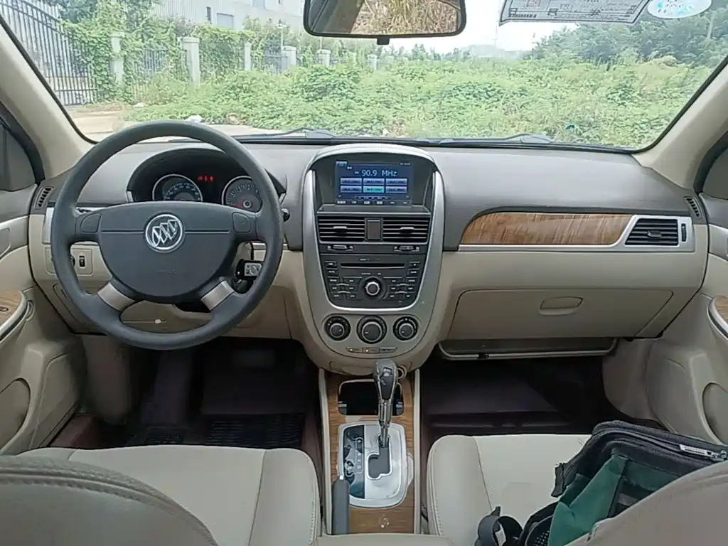 Buick Excelle — миниатюра 10