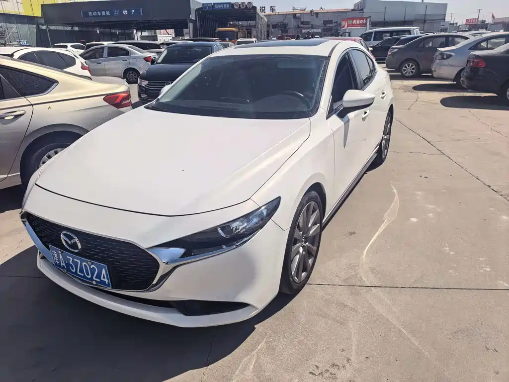 Mazda 3 Axela 2022