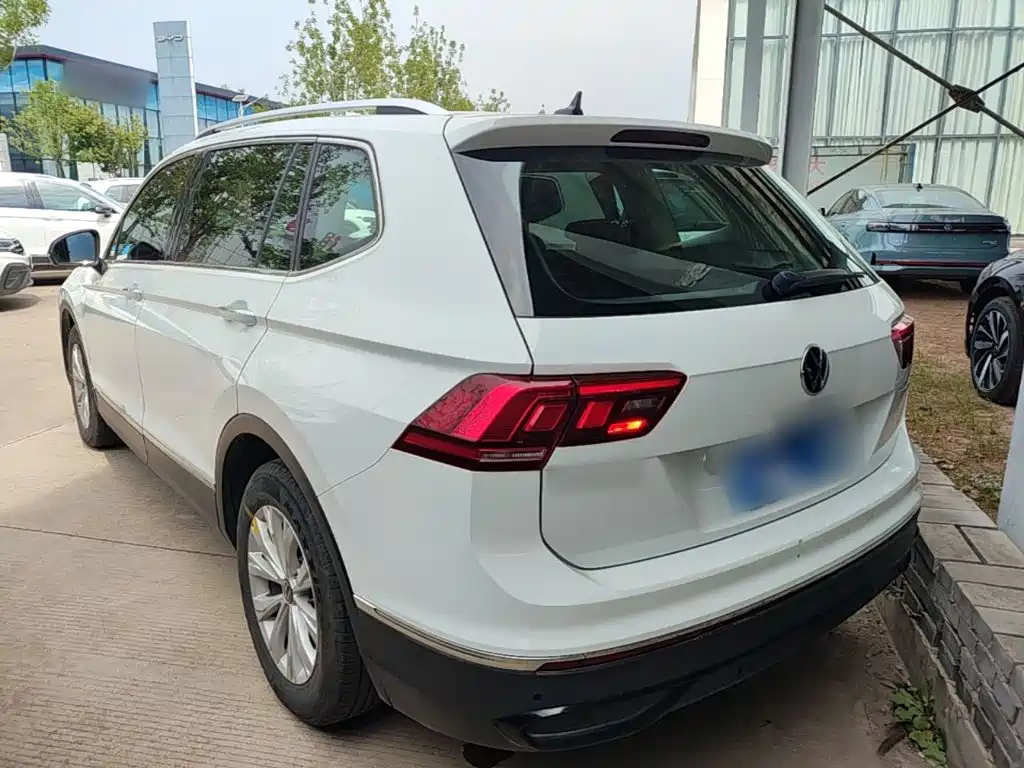 Volkswagen Tiguan L — миниатюра 5