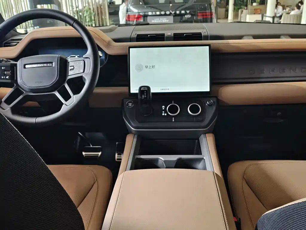 Land Rover Defender — миниатюра 8