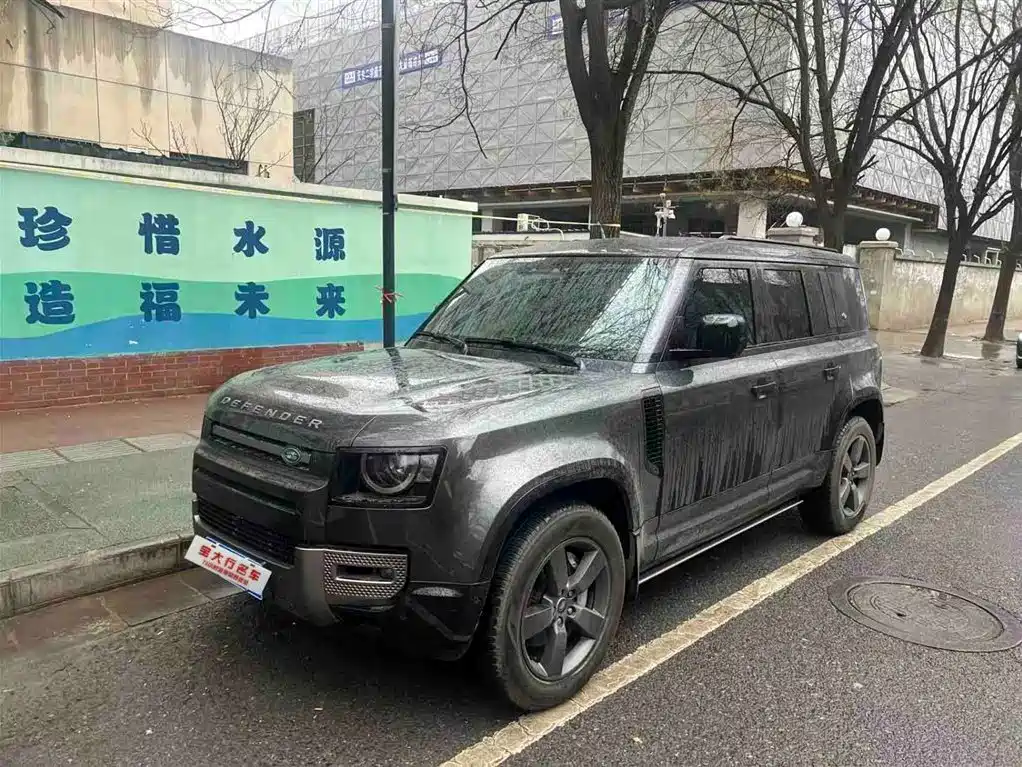 LAND ROVER DEFENDER