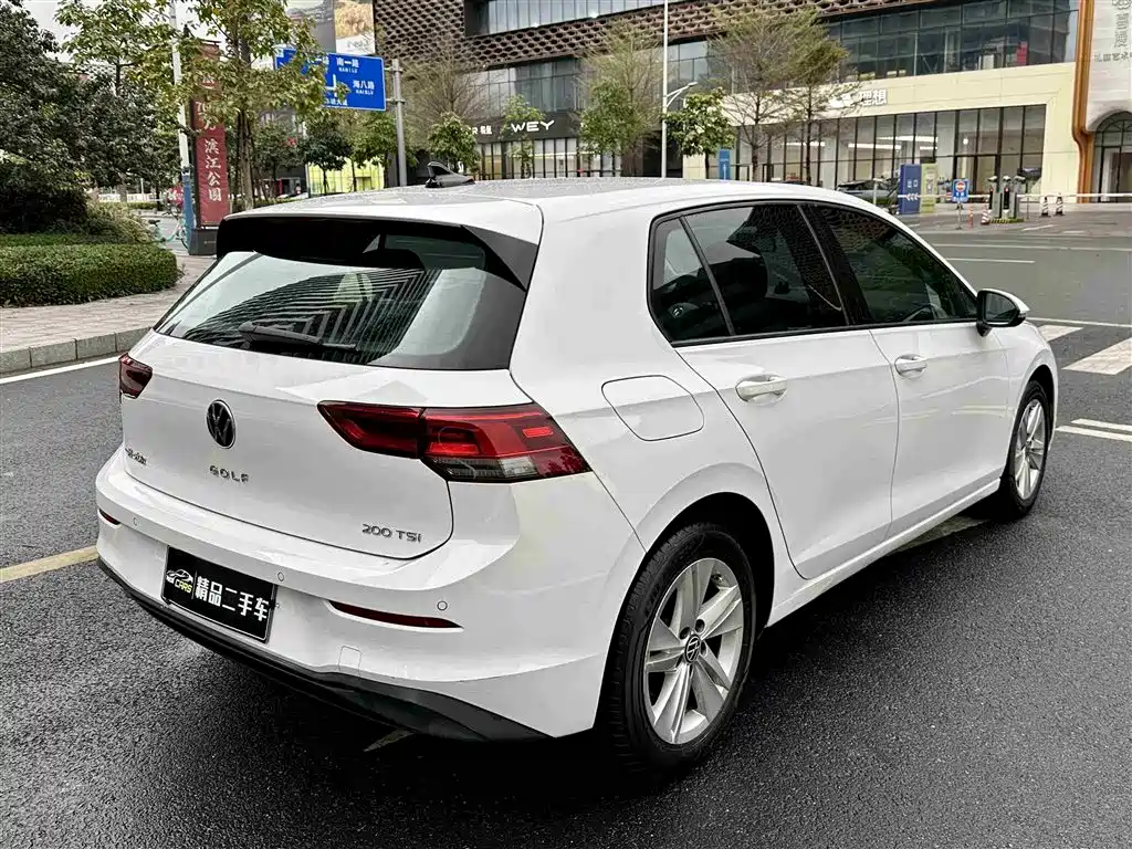VOLKSWAGEN GOLF