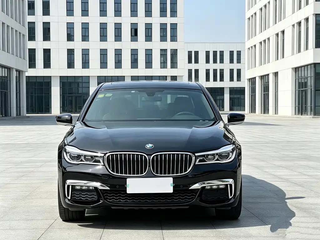 BMW 7 Series — миниатюра 2
