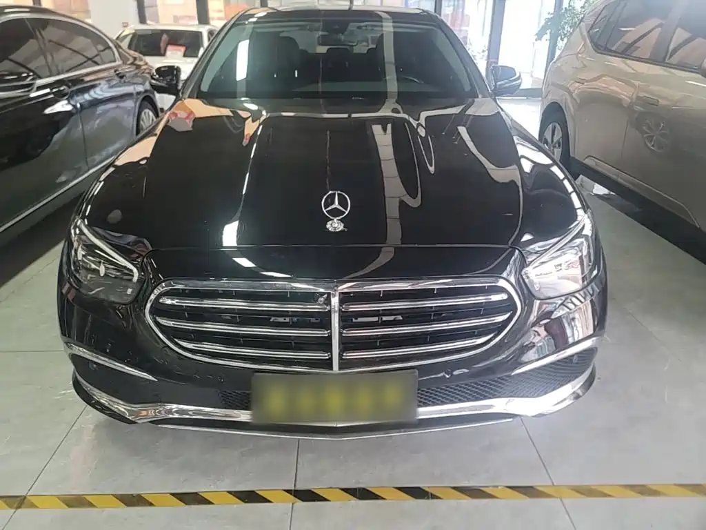 Mercedes-Benz E-Class — миниатюра 3