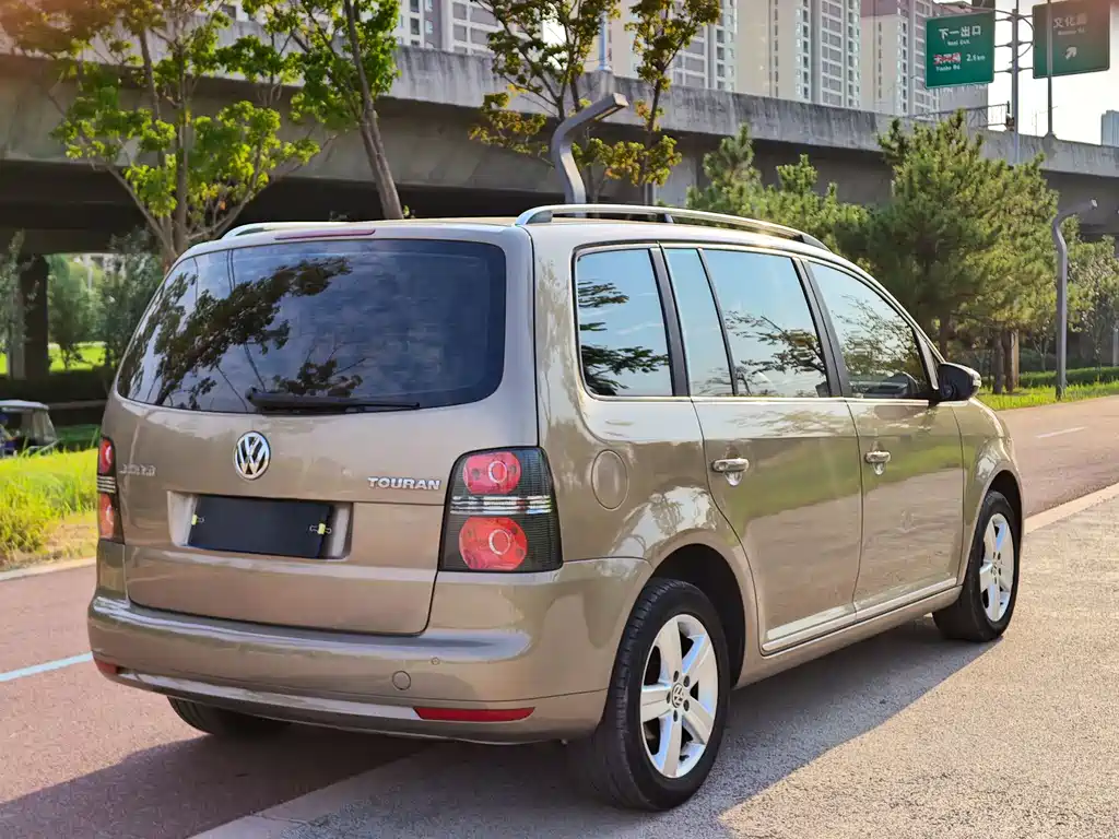 Volkswagen Touran — миниатюра 11