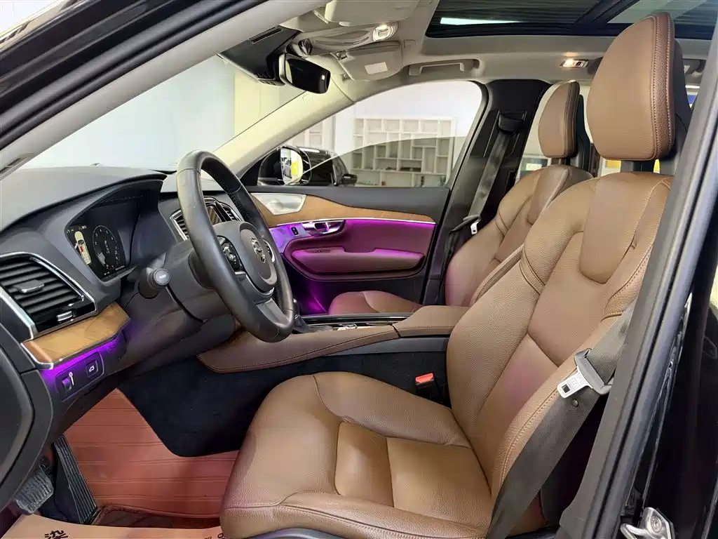 Volvo XC90 — миниатюра 4