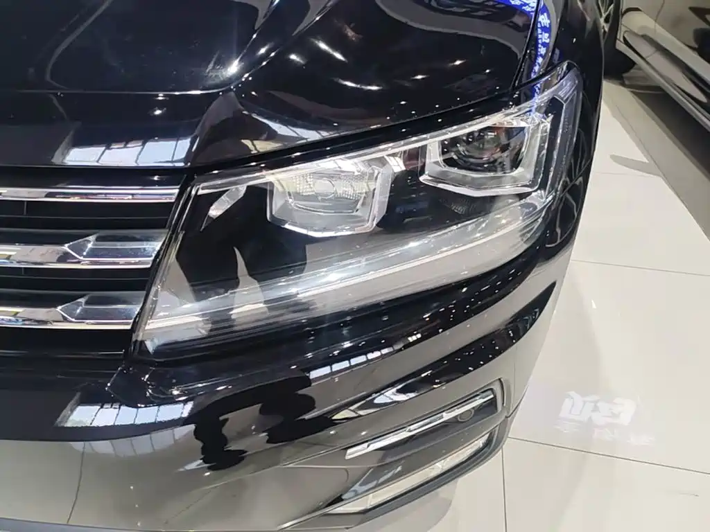 Volkswagen Tiguan L — миниатюра 24