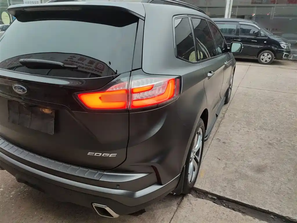 Ford Edge - фото 24
