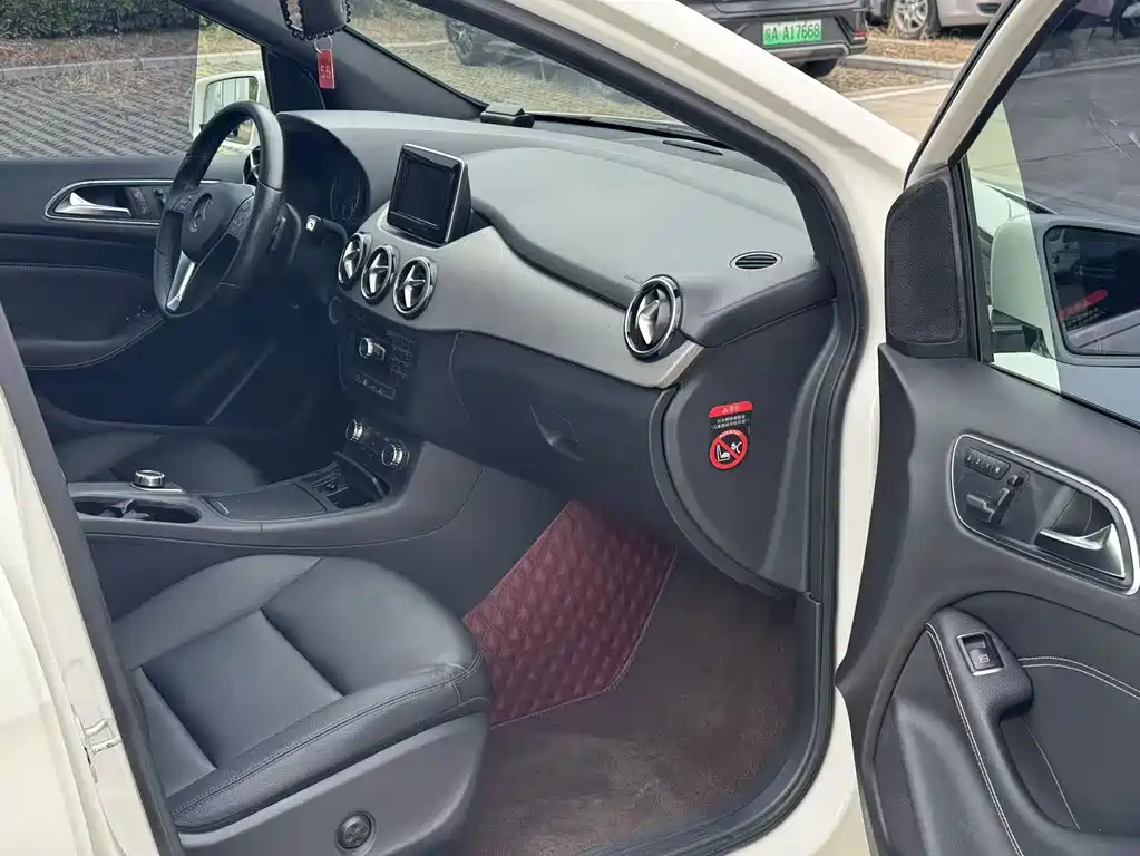 Mercedes-Benz B-Class — миниатюра 14