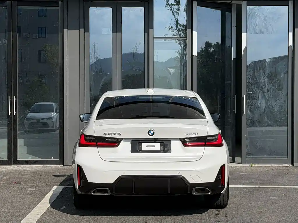BMW 3 Series — миниатюра 13