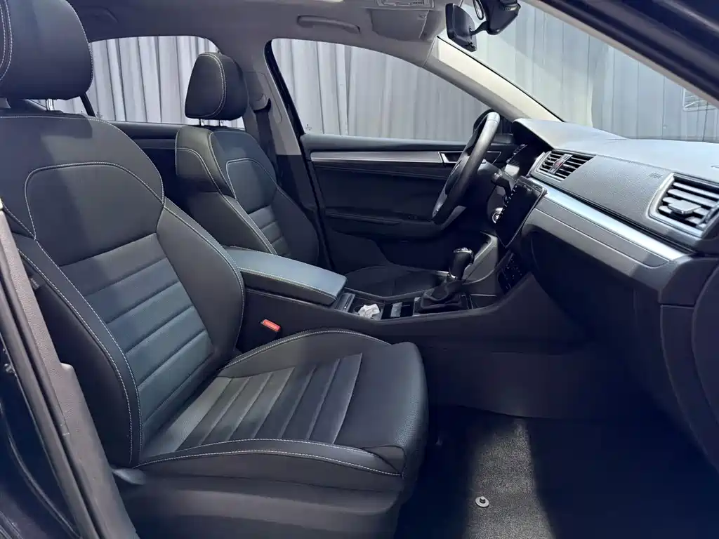 Skoda Superb — миниатюра 10
