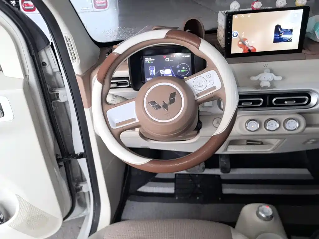 Wuling MINIEV — миниатюра 6