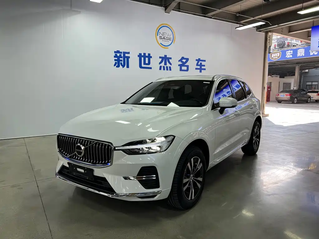 Volvo XC60 2025