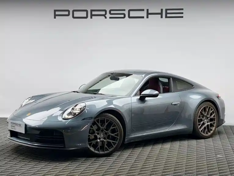 Porsche 911 2025