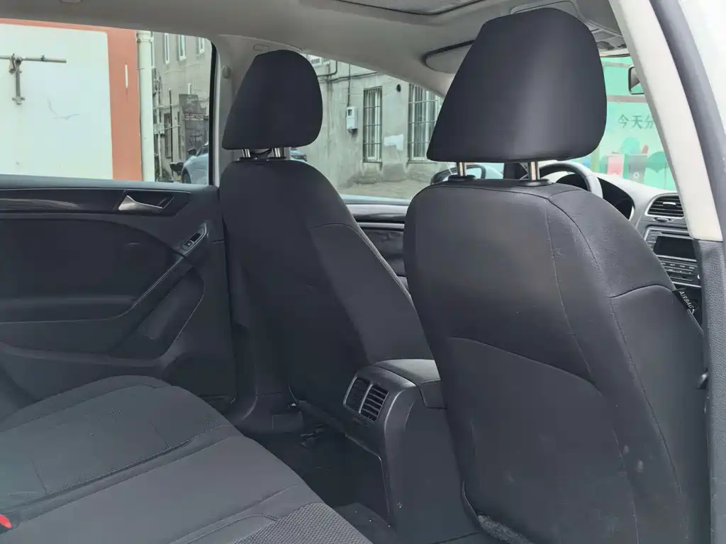Volkswagen Golf — миниатюра 8
