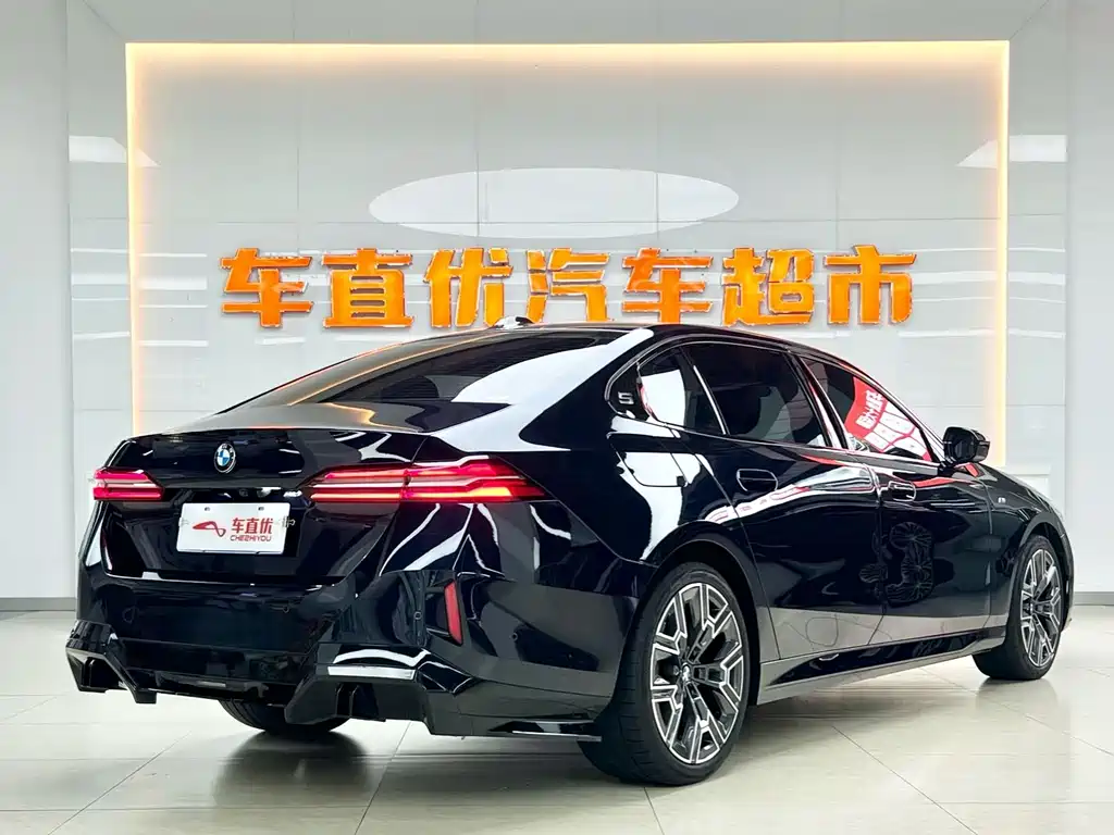 BMW 5 Series — миниатюра 5