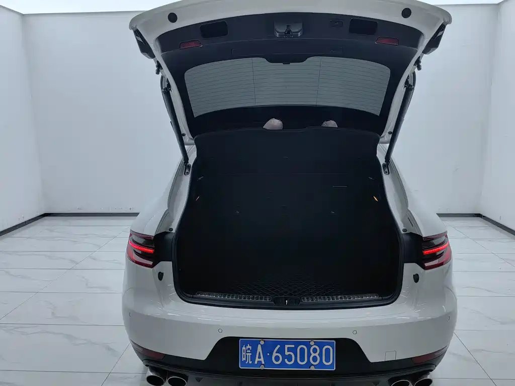 Porsche Macan — миниатюра 9