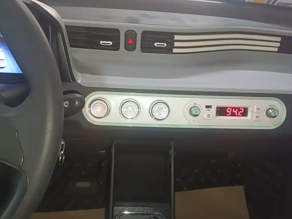 Wuling MINIEV — миниатюра 13
