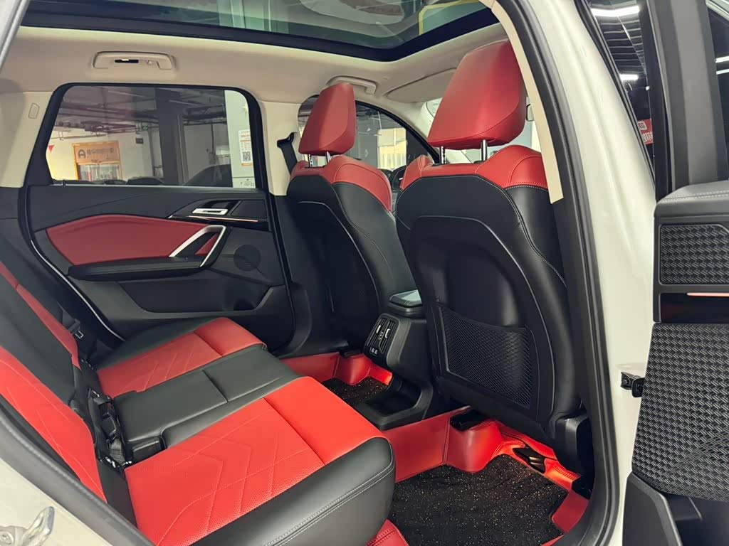 BMW X1 1.5 л 2023 г. Белый, пробег 26000 км