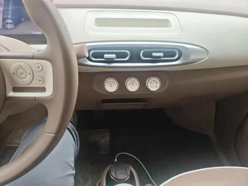 Wuling MINIEV — миниатюра 6