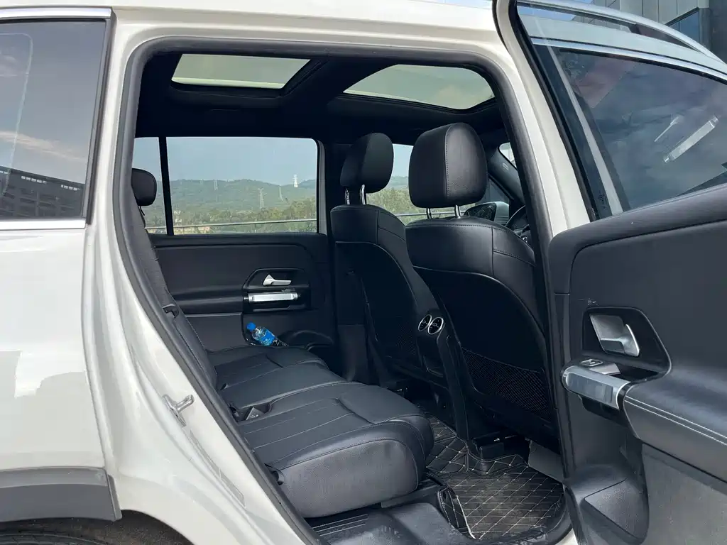 Mercedes-Benz GLB — миниатюра 19