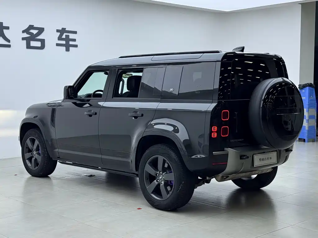 Land Rover Defender — миниатюра 21