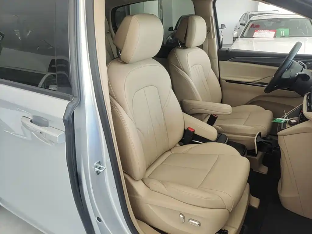 Buick GL8 Hybrid — миниатюра 25