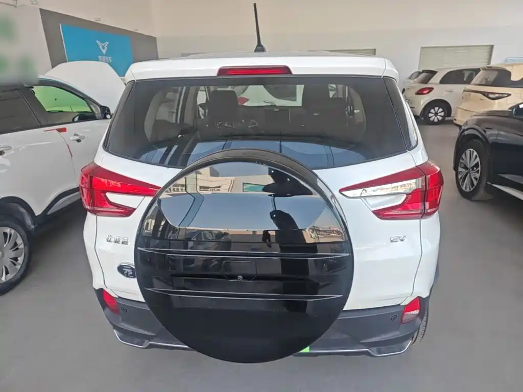 BYD Yuan EV — миниатюра 6