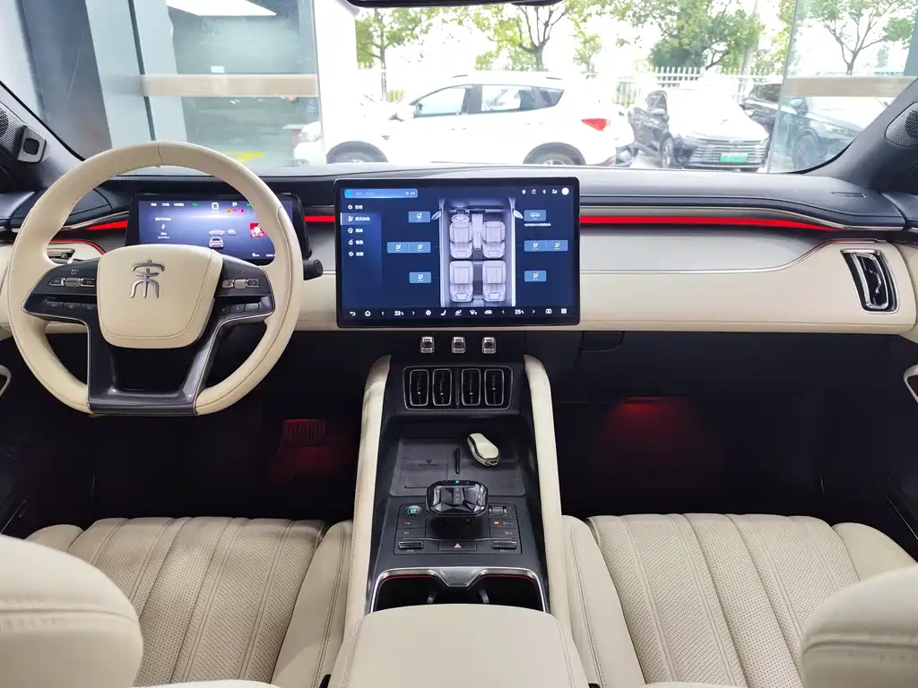 BYD L EV — миниатюра 4