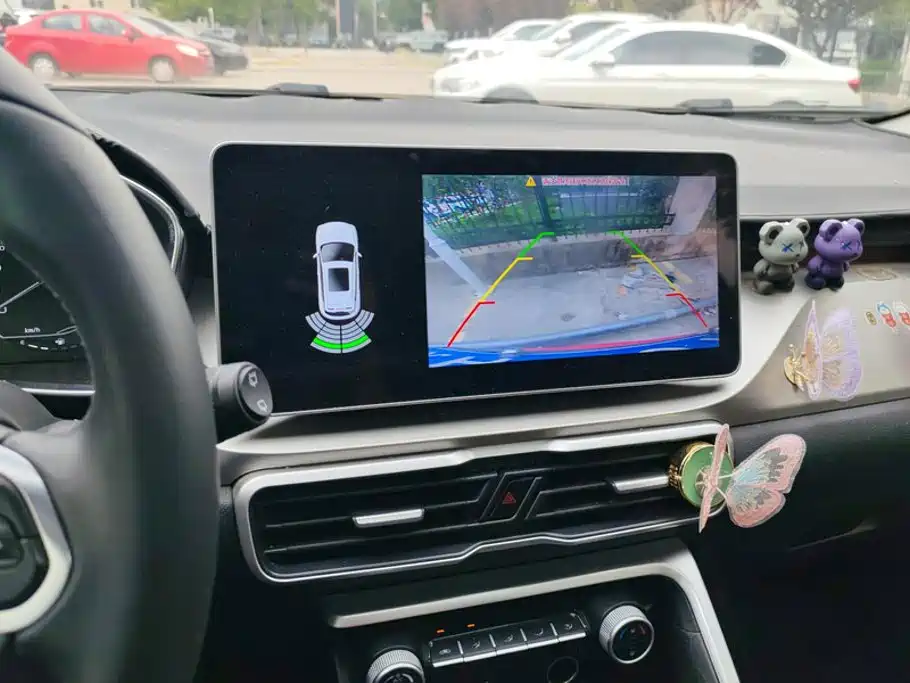 Geely Binyue — миниатюра 13