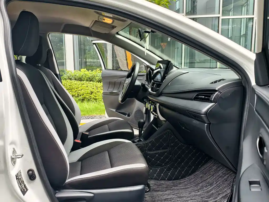 Toyota Yaris L — миниатюра 29