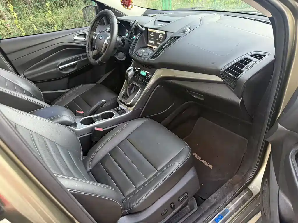 Ford Kuga — миниатюра 12