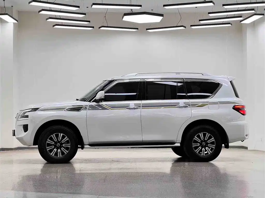 Nissan Patrol — миниатюра 4