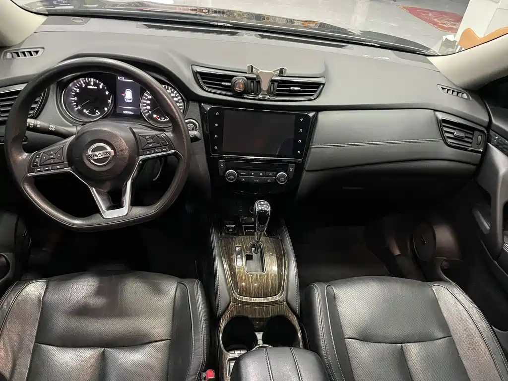 Nissan X-Trail — миниатюра 12