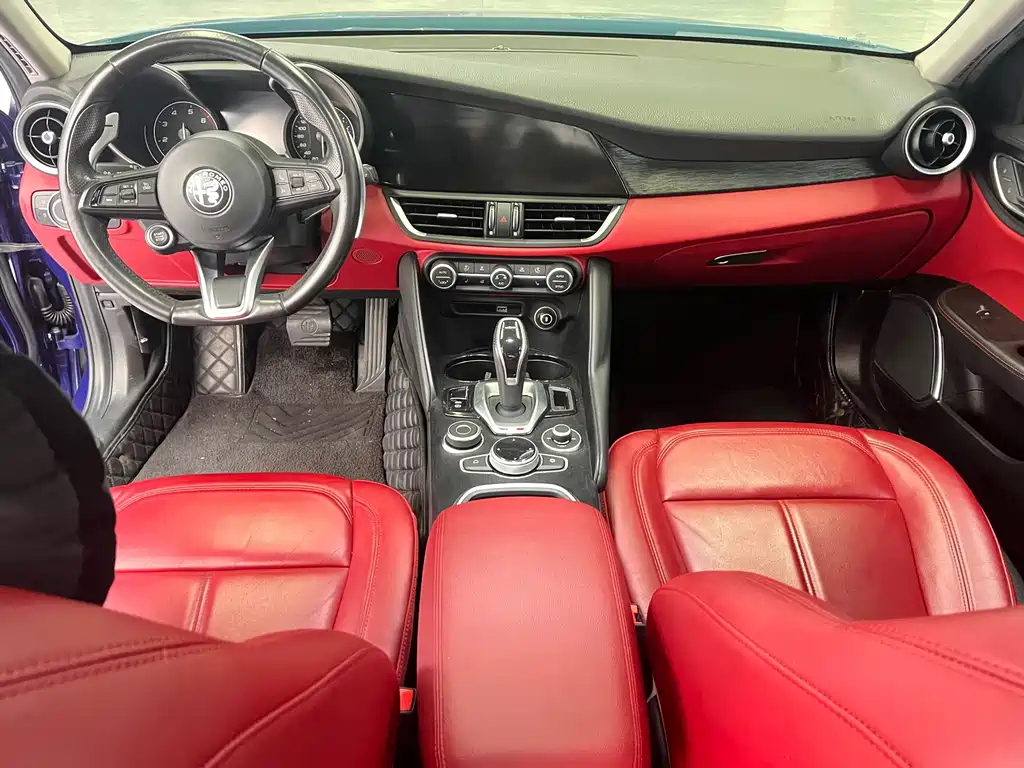 Alfa Romeo Giulia — миниатюра 10