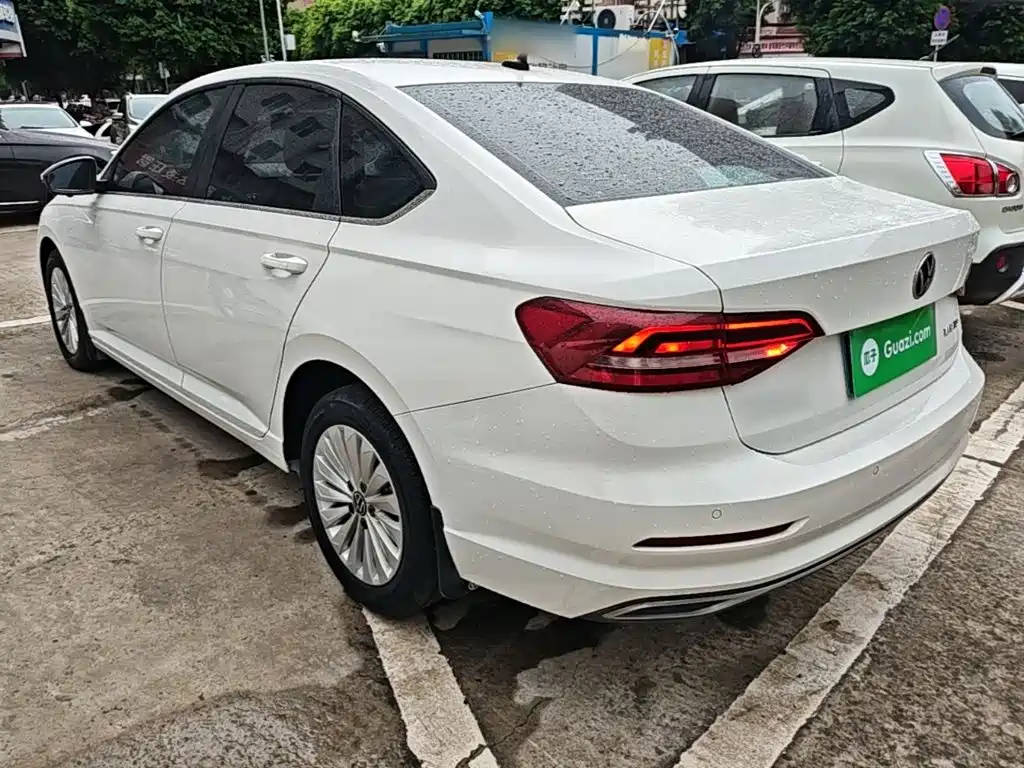 Volkswagen Lavida — миниатюра 5