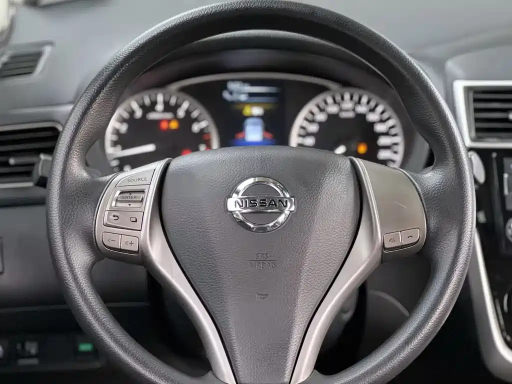 Nissan Tiida — миниатюра 2