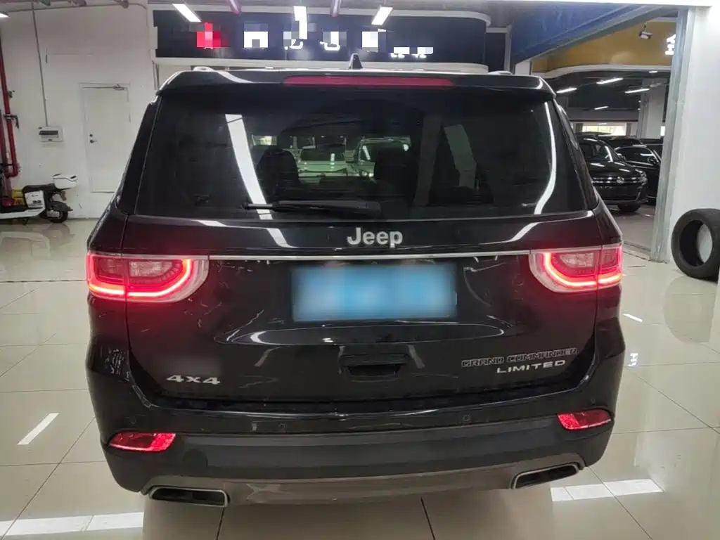 Jeep Grand Commander — миниатюра 6