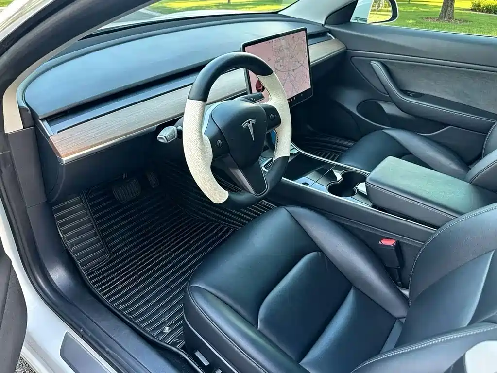 Tesla Model 3 — миниатюра 4