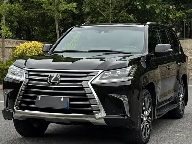 Lexus LX 2017 570 — фото 1