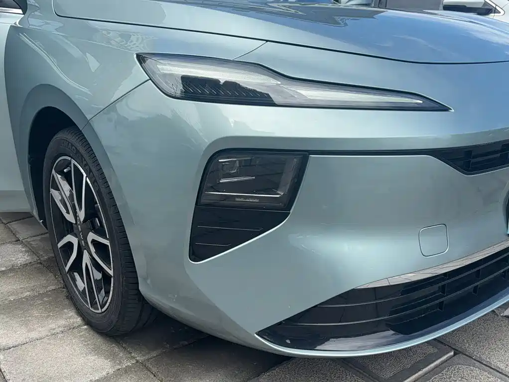 Roewe Young Wai D6 — миниатюра 3