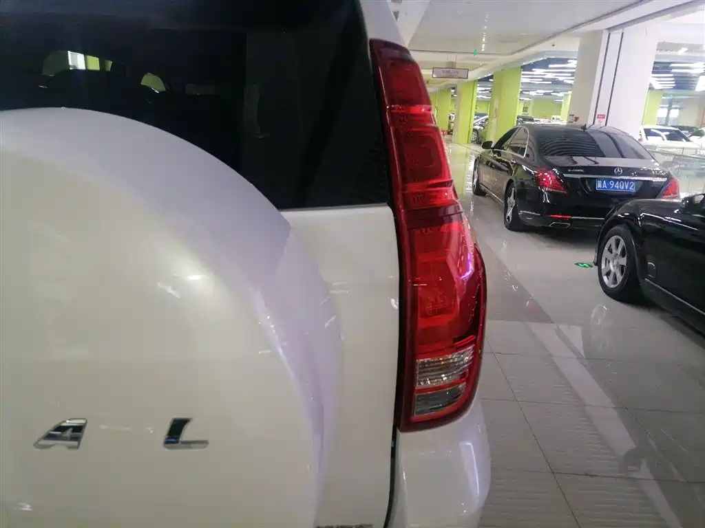 Haval H9 2022 2.0T Smart 5 мест